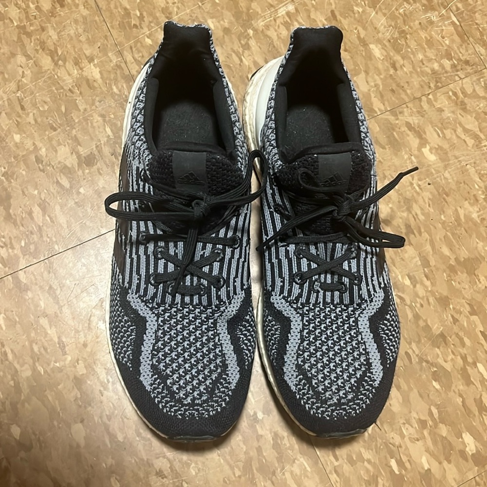 ADIDAS Ultraboost black sneakers - Like new condition! Retail ~$120